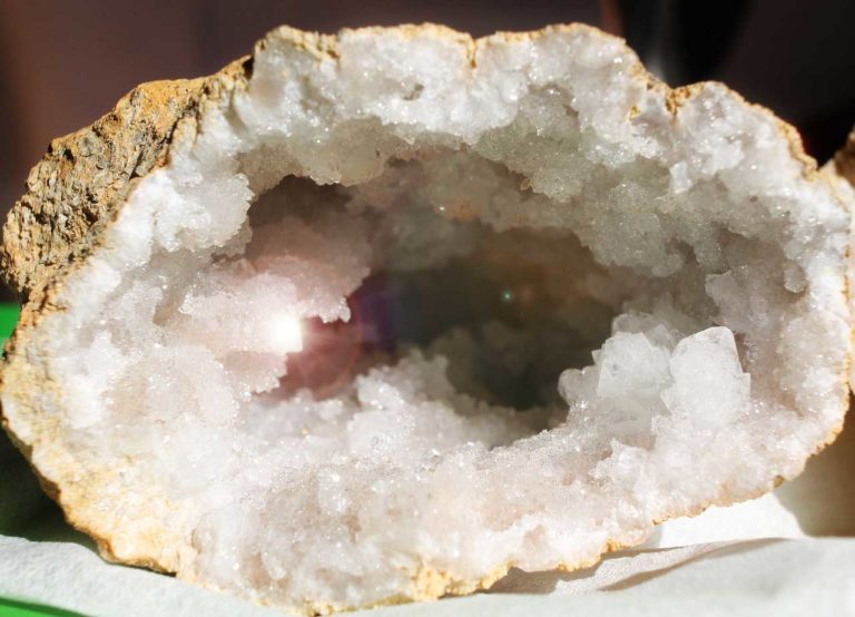 geode en cristal de roche