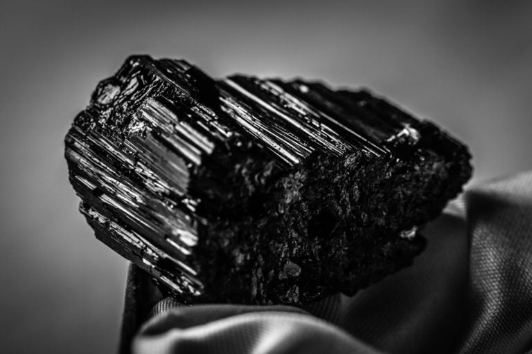 tourmaline-noire-incontournable-en-lithotherapie