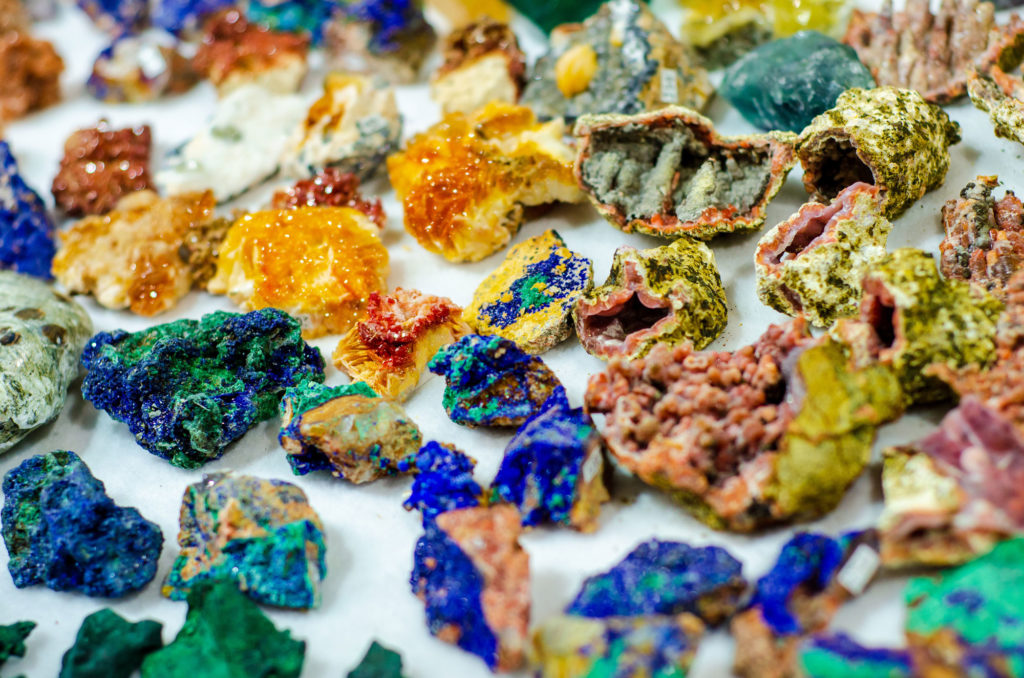 associer-plusieurs-cristaux-ou-bijoux-les-regles-a-respecter