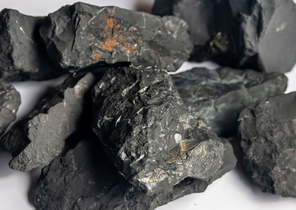 quelles-sont-les-vertus-de-la-shungite-et-comment-en-profiter