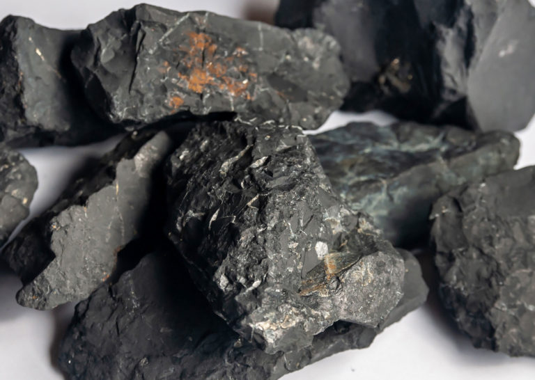 quelles-sont-les-vertus-de-la-shungite-et-comment-en-profiter