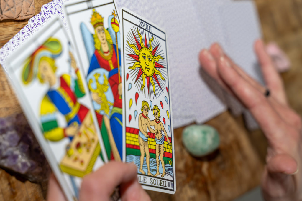 carte de tarot de Marseille avec la carte du soleil