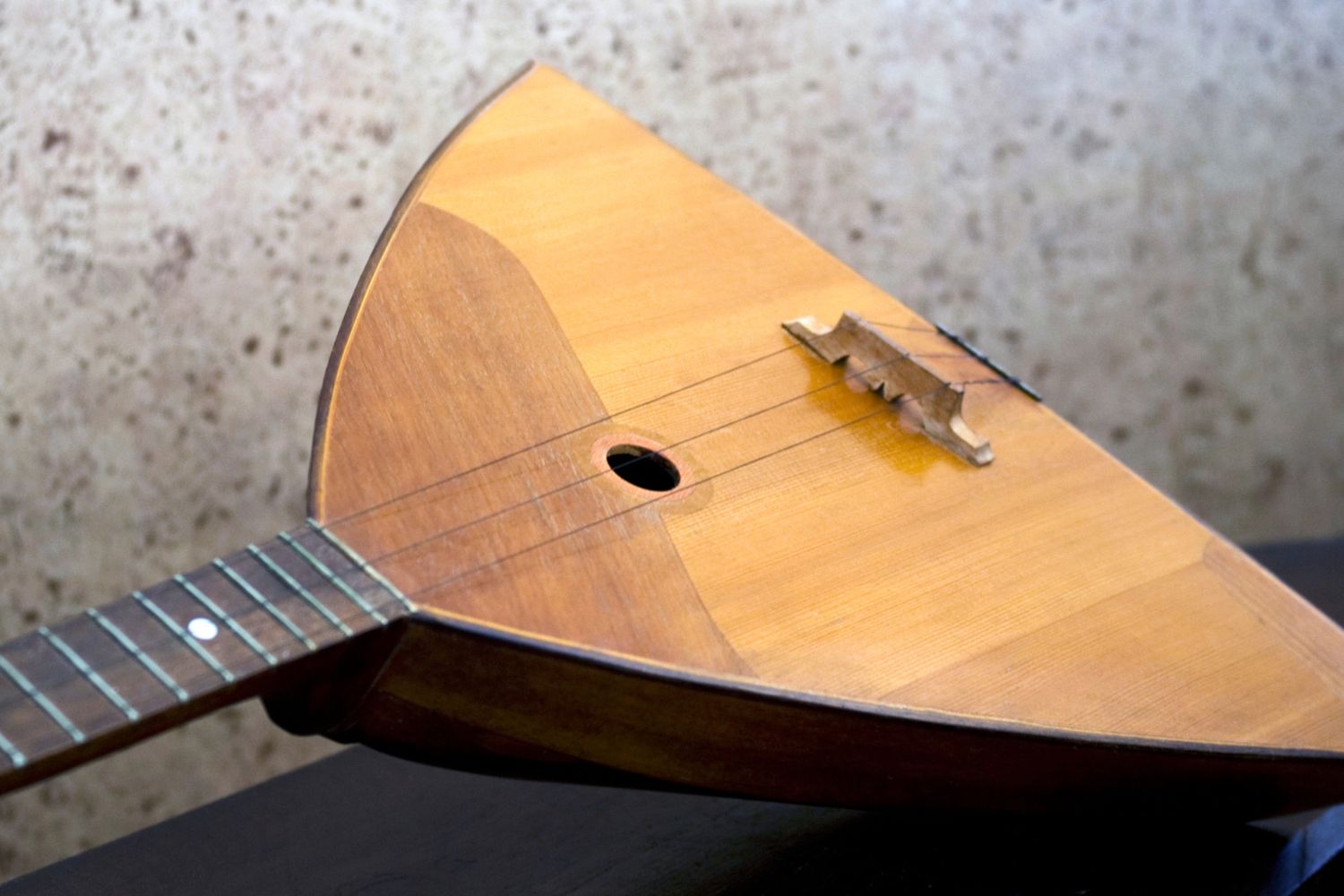 Balalaïka - Guide des Instruments de Musique de A à Z - Musicothérapie ...