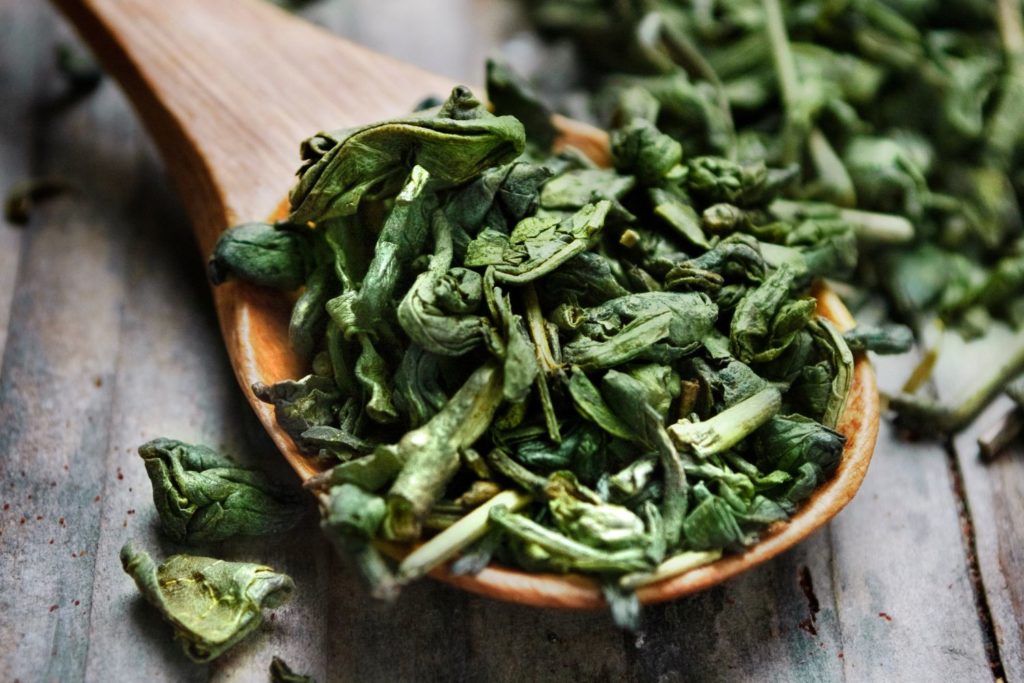 remede-paupieres-gonflees-traitement