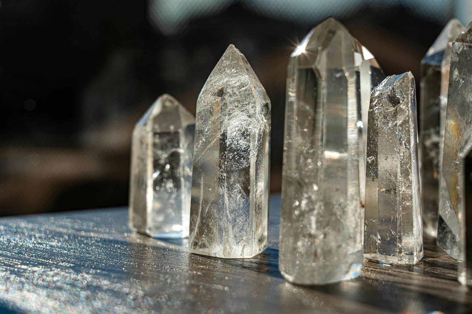 Cristaux et minéraux variés — Guide des pierres naturelles